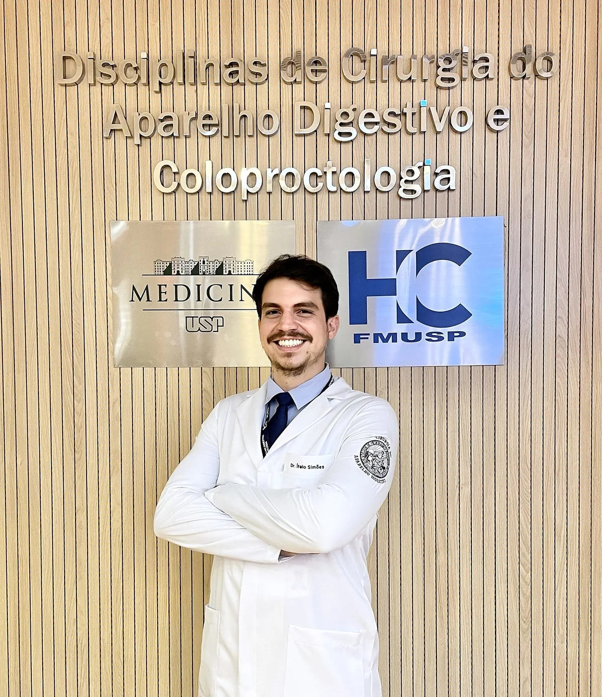 Dr. Ítalo Simões, cirurgião do aparelho digestivo, no Hospital das Clínicas da FMUSP